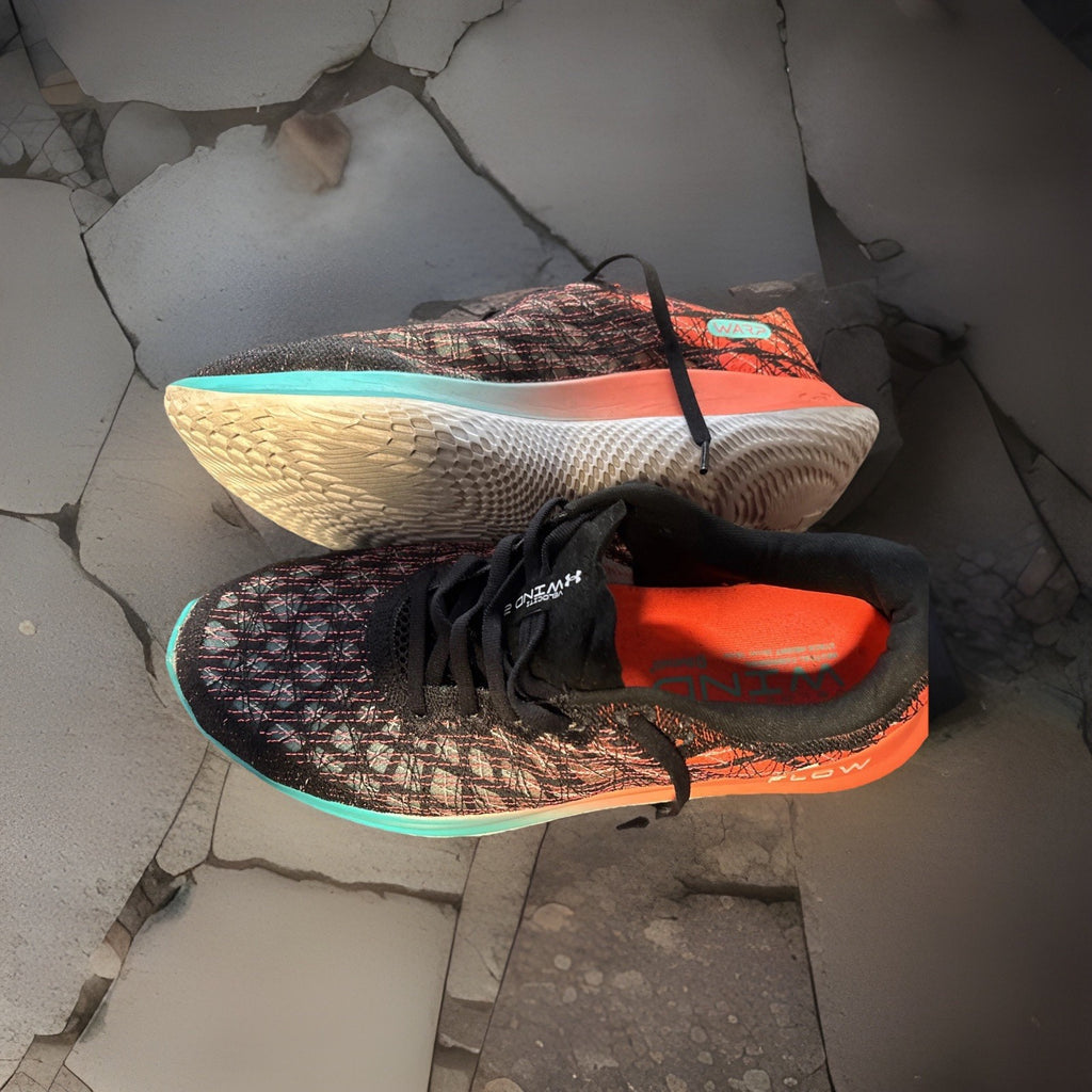 Under Armour FLOW Velociti Wind 2 Size 10 US MEN