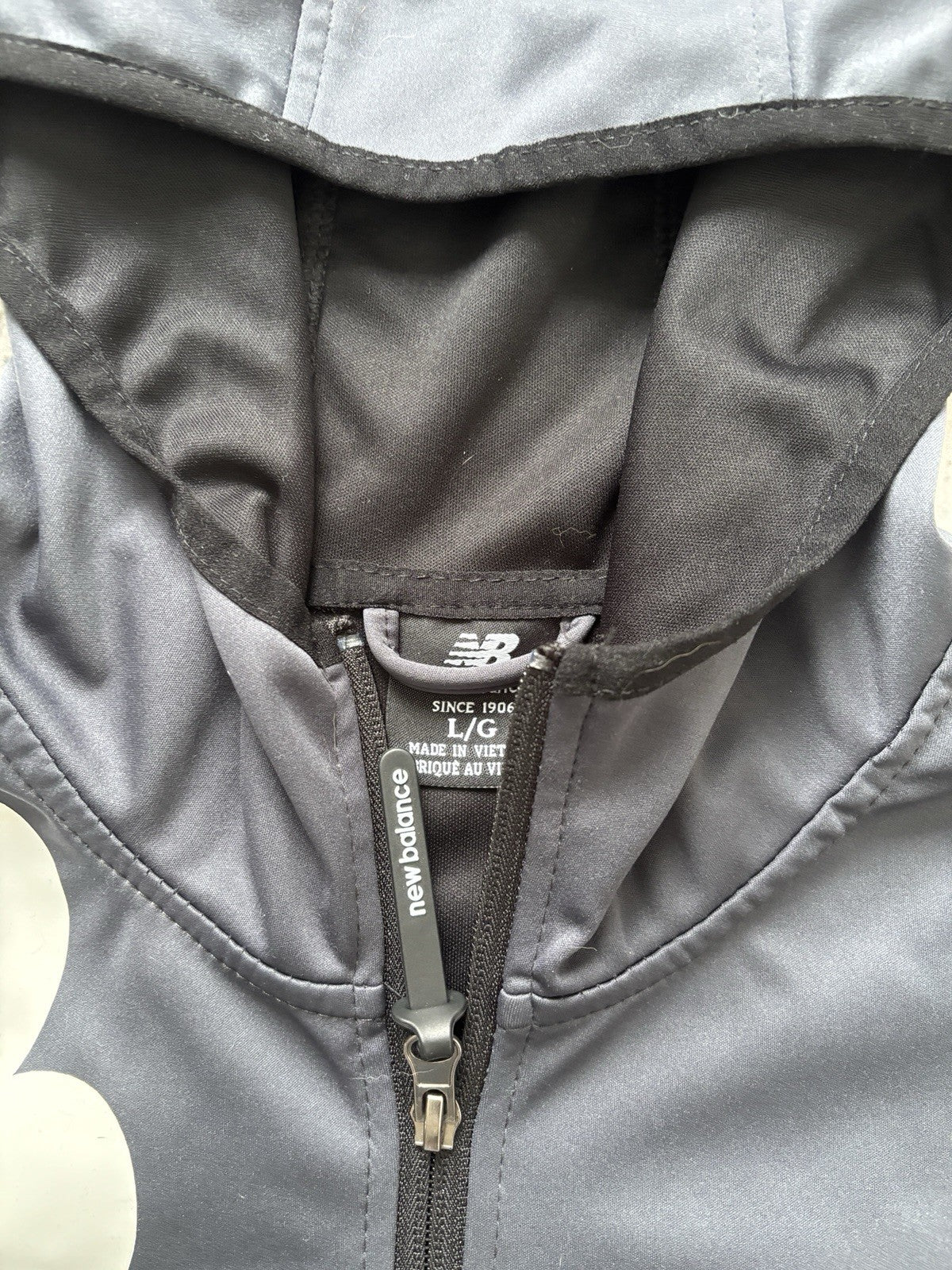 new balance windbreaker jacket large